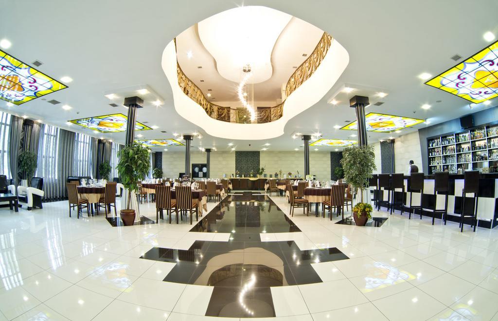 Ambassador Hotel บากู ภายนอก รูปภาพ