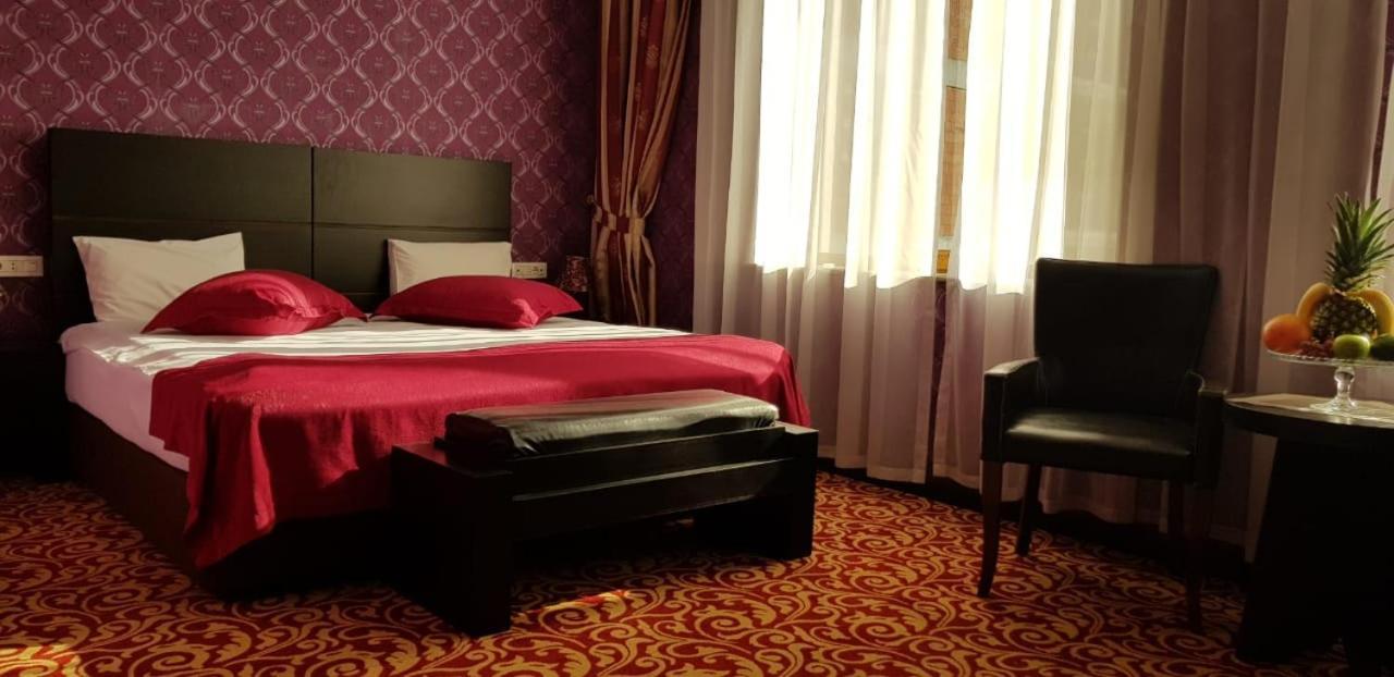Ambassador Hotel บากู ภายนอก รูปภาพ