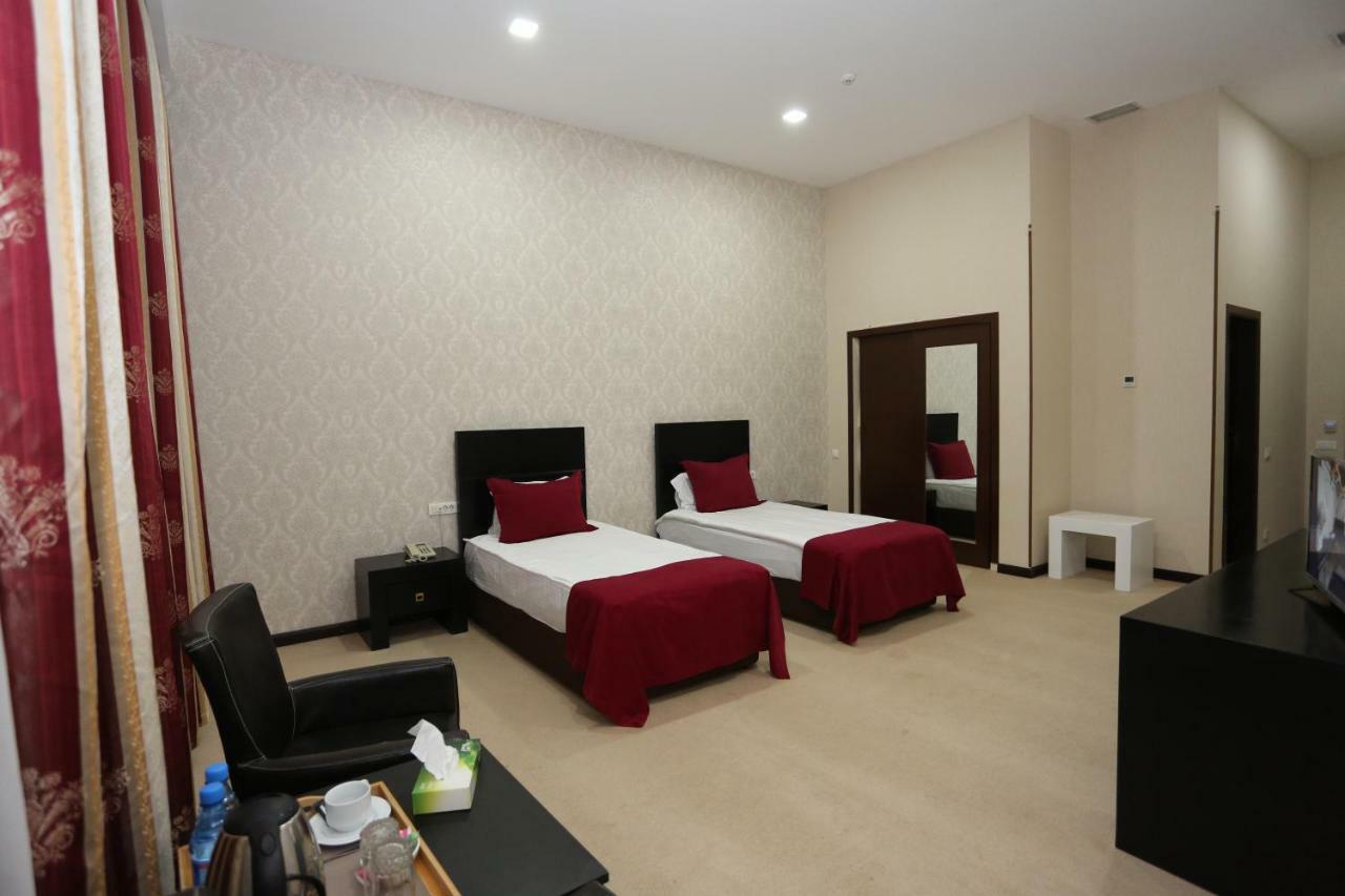 Ambassador Hotel บากู ภายนอก รูปภาพ