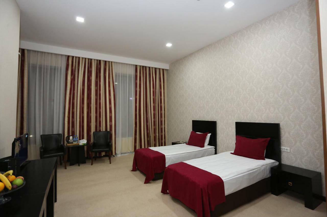 Ambassador Hotel บากู ภายนอก รูปภาพ