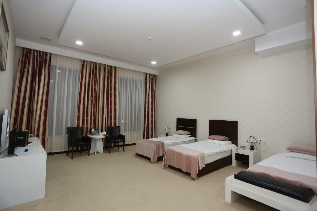 Ambassador Hotel บากู ภายนอก รูปภาพ