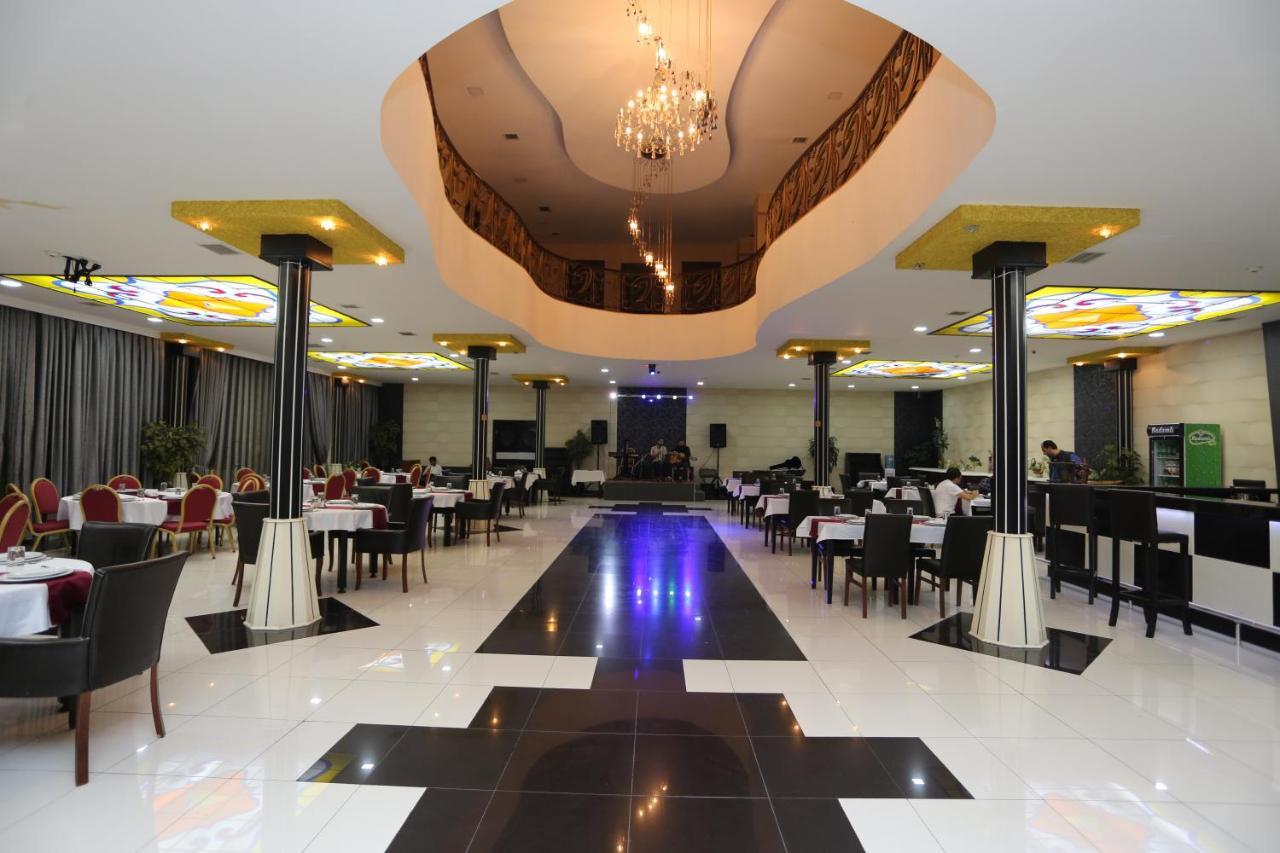 Ambassador Hotel บากู ภายนอก รูปภาพ
